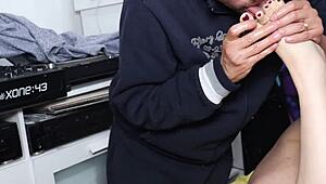 amateur milf receives a relaxing massage