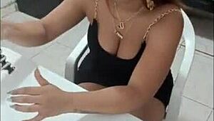 Quero ser TikTok mas meu namorado insiste em mostrar bunda, né?