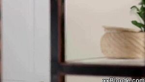 Teen blonde fucks with toys and squirts for voyeur.