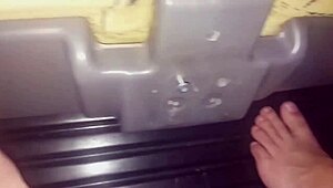 Descontando A Raiva Da Empresa De Ônibus Se Masturbando Gostoso Veja Mais Em Xv Red