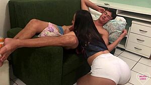 How does this putinha wake her man for a sticky finish?