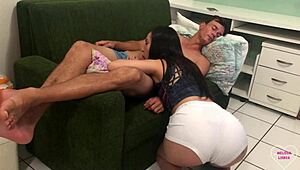 How does this putinha wake her man for a sticky finish?