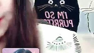 i'm watchin jin xinh bunny live show, full face while talkin