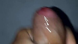 ほら、このゲイ男のオナニーでビュービュー射精！