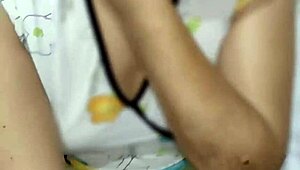 Aprovecho La Debilidad De Mi Vecina Masturbándose Sola En Casa