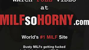 Čudovita ebony milf boginja vzame mladega 18+ dostavljavca s strastjo