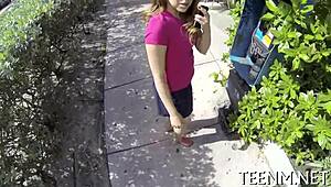 Courtney Loxx sucking for species