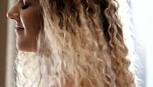 ग्लैम ब्यूटी स्पून पोज में जोर से चोदी गई युरोसेक्स मिशनरी सीन