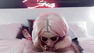 Bu sevimli hatun yarağımı açgözlüce emiyor.