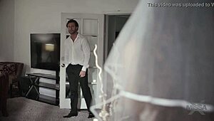 Missax - Нещо заето част 2 - Мократа кремпай на Elena Koshka в чорапи