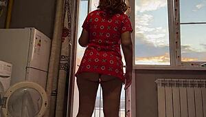 A seasoned mature woman left her rear exposed, resulting in anal penetration