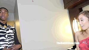 How christy love and tstyles teach holiday pussy eating techniques