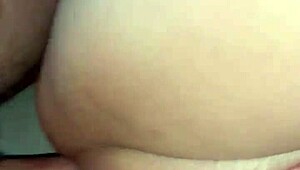 an amateur wife gets a creampie in her pussy