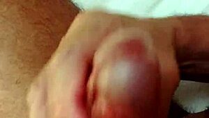 amateur portuguese flasher masturbates for valeria