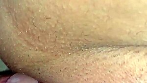 an amateur wife gets a creampie in her pussy