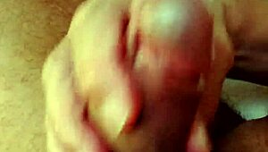 amateur portuguese flasher masturbates for valeria