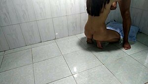 Vietnamese Delivery Guy Anh Enjoys Wild Time with Overly Eager Housewife