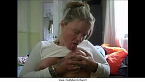 คลิปน้ำแตกกักตัวสาวเซ็กซี่แหย่หีร่าน