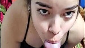 White Moon VIP Delivers Passionate Deepthroat Oral Before Bed!