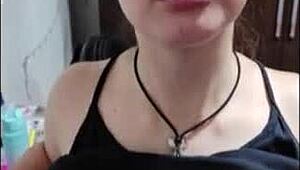 White Moon VIP Delivers Passionate Deepthroat Oral Before Bed!