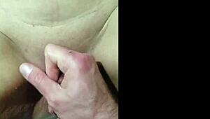 Isteri Brazil kongsi saat panas dengan suami cuckold