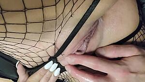 blowjob before he makes me squirt in homemade couple video