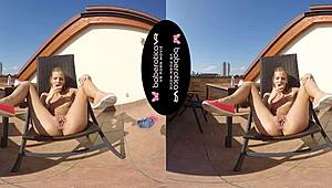 SOLO GIRL SARAH KAY MASTURBATING AND MOANING IN VR