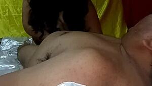 man, a mi madrasta le gusta que le meta el chupetin por culo y vagina