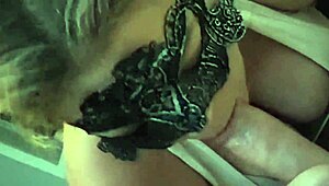 blowjob before he makes me squirt in homemade couple video