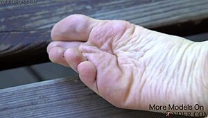 feeling thrill of sexy wrinkled soles in public street video