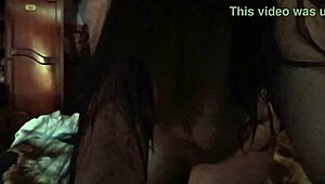 Mi esposa jugando sola reaches intense orgasm