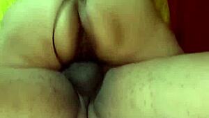 man, a mi madrasta le gusta que le meta el chupetin por culo y vagina