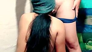 Rica Mamada Mostrando Su Culote En Tanga