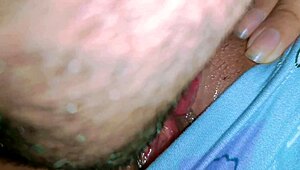 Desi Hijastra College Girl Gets Caught With Her Lickable Pussy