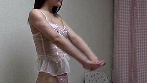 omg i’m watchin this slender japanese babe exercisin n changin clothes on cam