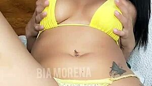 gostosa tatuada showing off her sexy brazilian body