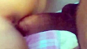 Fată 18+ Jeimy Waifu futută în camera ta pizda ia totul