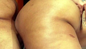 Bubble butt babe gets ass licked and fucked