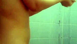I love watching this latin girl in the shower