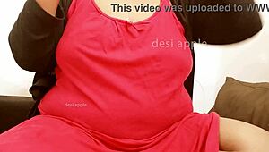 Desi Hint teyzenin devasa memelerine bakmaktan vazgeçemiyorum