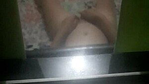 A nagy csiklója vad orgazmust vált ki a feleségében