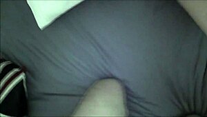 Amateur girl with a big ass gets down and dirty
