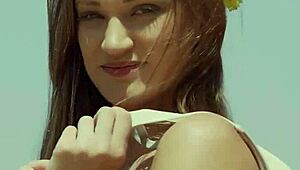 round ass milf nicole fox strips naked outdoors!