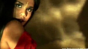 Doesn’t Bollywood dancing just turn you on with every move?