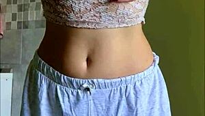 야, 이 흥분한 여자애가 딜도로 쌌어? 마이스키가 미쳤어! 딜도 쌌어