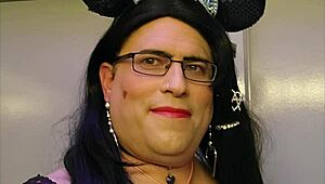 yo, check this black brunette shemale rocking it with style