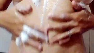 Let's fuck in the bathroom with big tits and ass all wet 😘