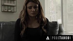 تشارلز ديرا يسيطر على جليسة الأطفال أدريا راي في إخضاع شرجي قاسي