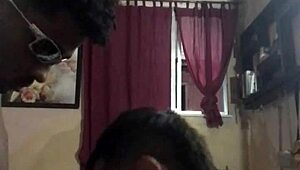 Amatérský gloryhole setkání venku na veřejnosti