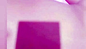 chcesz polizać tę pyszną cipkę moreny w domowym lizanym scenariuszu?